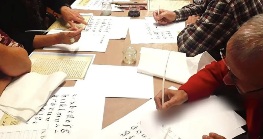 Talla de plumas e iniciación a la escritura