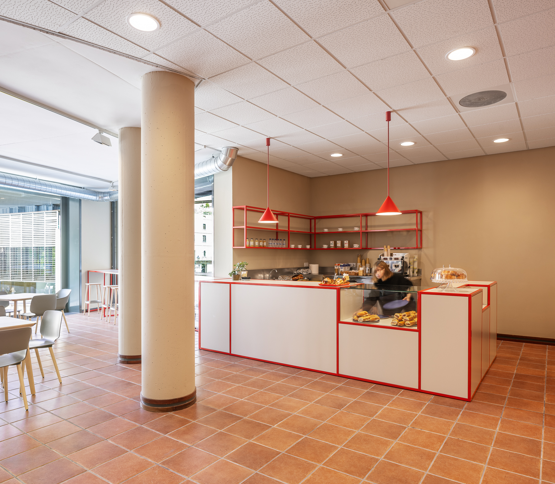 ¡Reabre la cafetería del MEV!